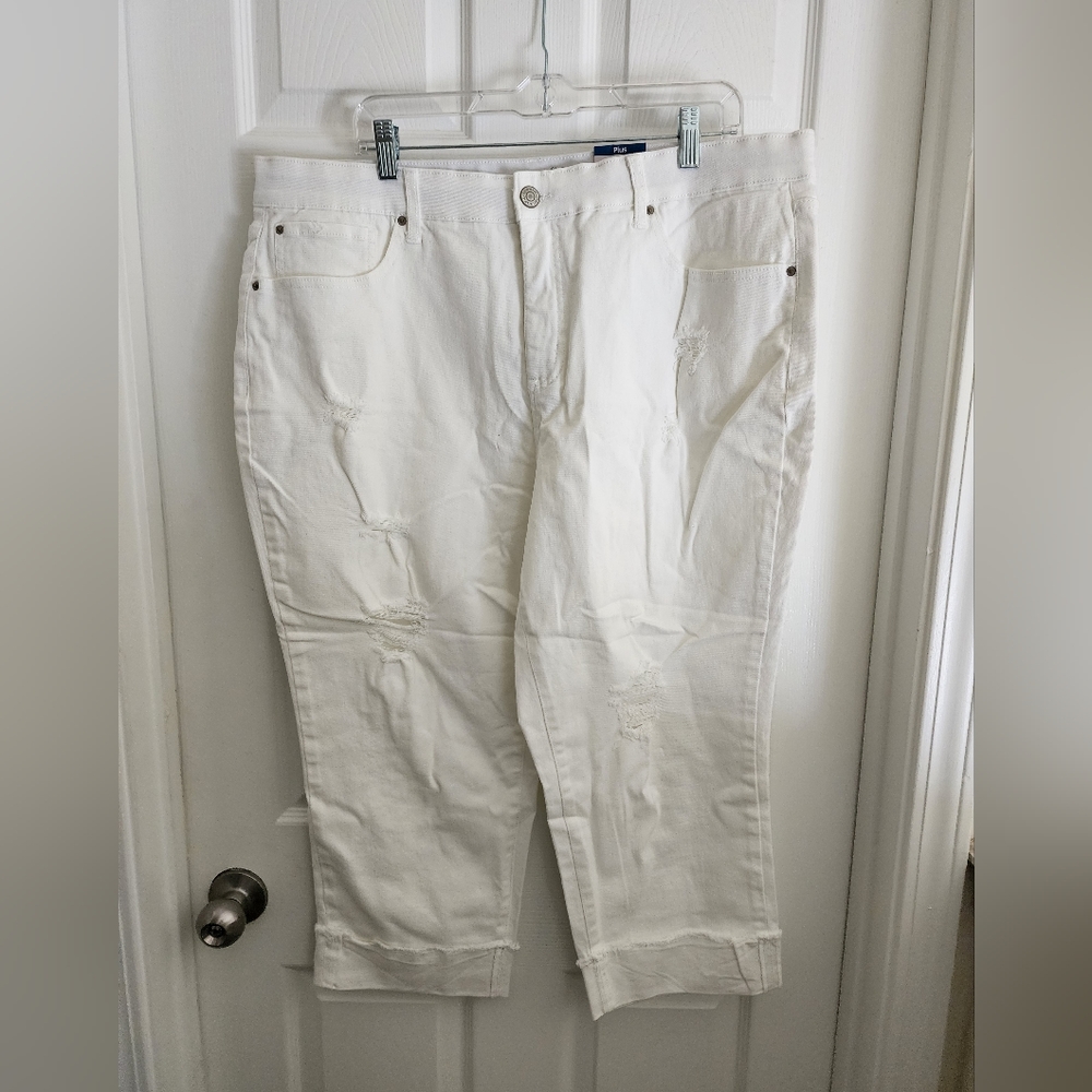 Terra and Sky white Capri.